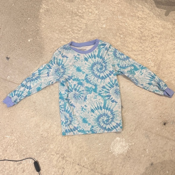 Kirklands Kids Pajama Set in Blue and White Tie-Dye - Picture 4 of 5